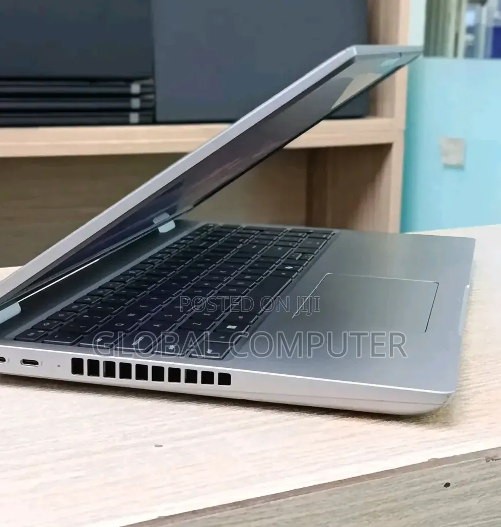 New Laptop Dell Precision 5570 16GB Intel Core i7 SSD 512GB