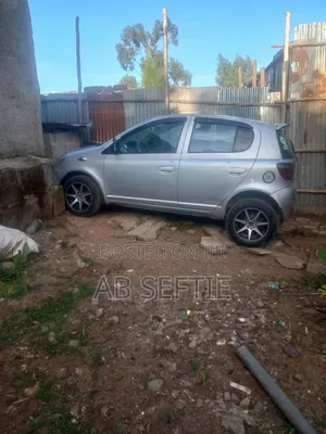 Toyota Vitz 2001 Silver