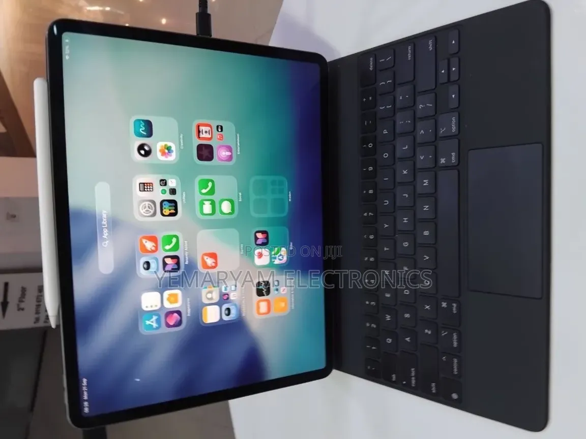 New Apple iPad Pro 12.9 (2022) 256 GB