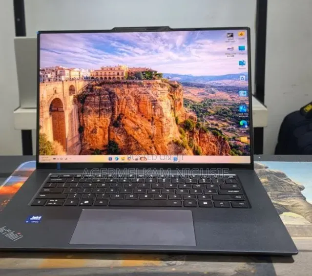 New Laptop Lenovo ThinkPad Yoga 32GB Intel Core Ultra 7 SSD 1T