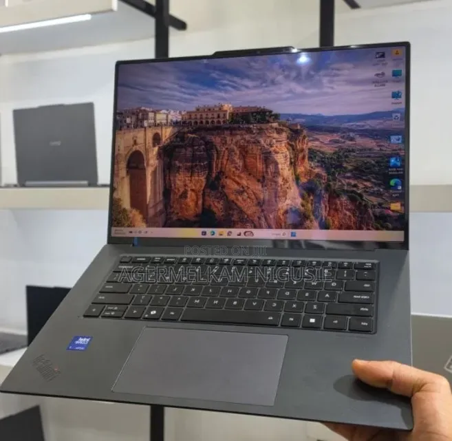 New Laptop Lenovo ThinkPad Yoga 32GB Intel Core Ultra 7 SSD 1T
