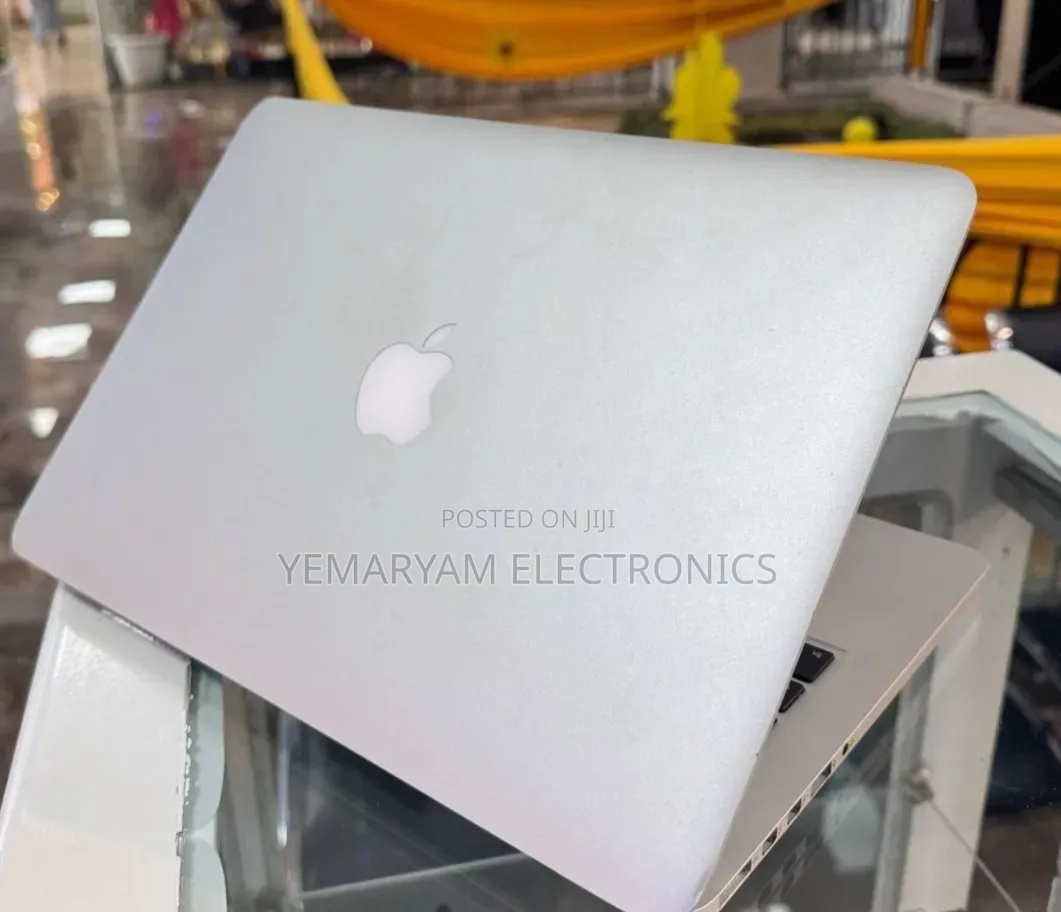 New Laptop Apple MacBook Pro 2019 16GB Intel Core i5 SSD 256GB