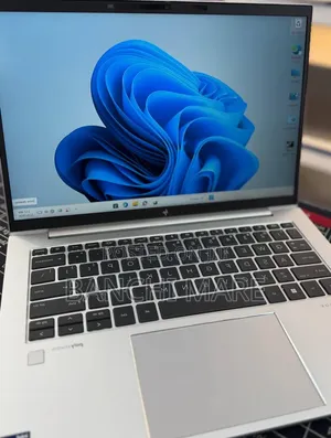 New Laptop HP EliteBook 840 G10 16GB Intel Core i7 SSD 512GB