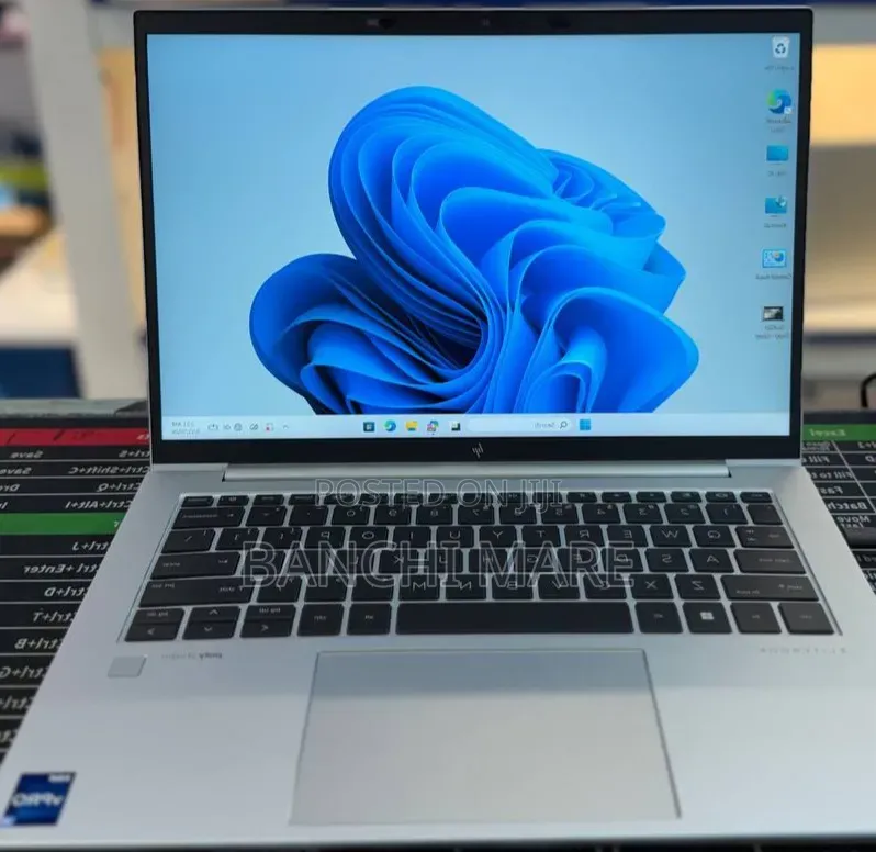 New Laptop HP EliteBook 840 G10 16GB Intel Core i7 SSD 512GB