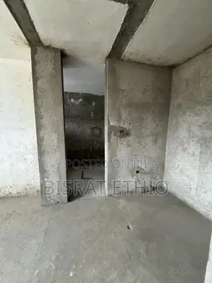 5bdrm Penthouse in Kazanchis, Arada for sale
