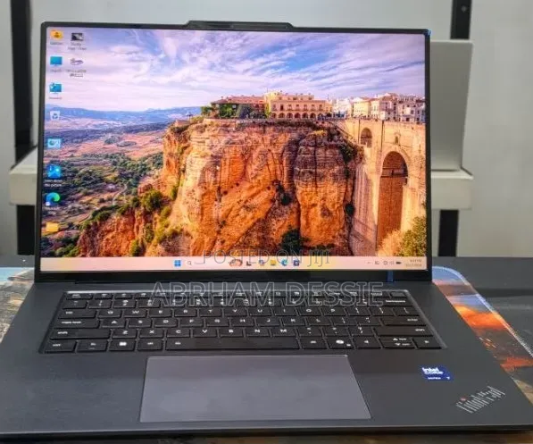 New Laptop Lenovo 32GB Intel Core Ultra 7 SSD 1T