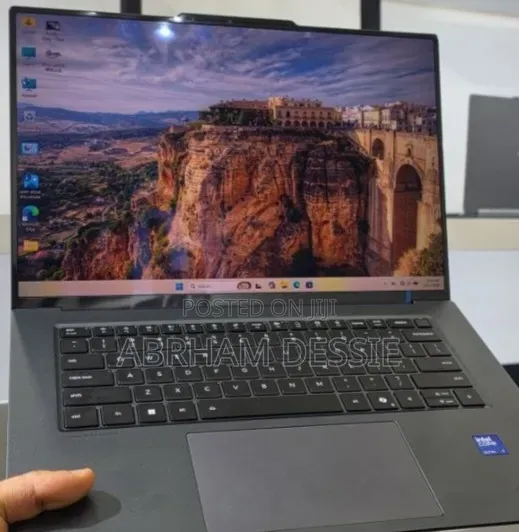 New Laptop Lenovo 32GB Intel Core Ultra 7 SSD 1T