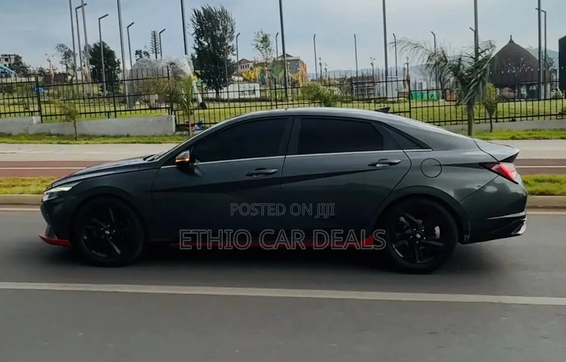 Hyundai Avante 2021 Gray