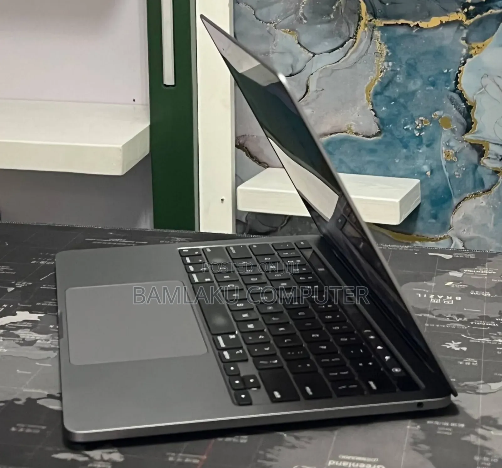 New Laptop Apple MacBook Pro 2020 16GB Apple M1 Pro SSD 512GB