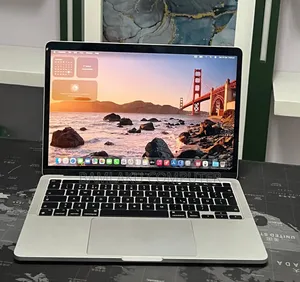 New Laptop Apple MacBook Pro 2022 M2 16GB Apple M2 SSD 256GB
