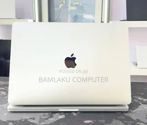 New Laptop Apple MacBook Pro 2022 M2 16GB Apple M2 SSD 256GB