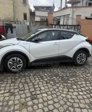 Toyota C-HR 2022 White
