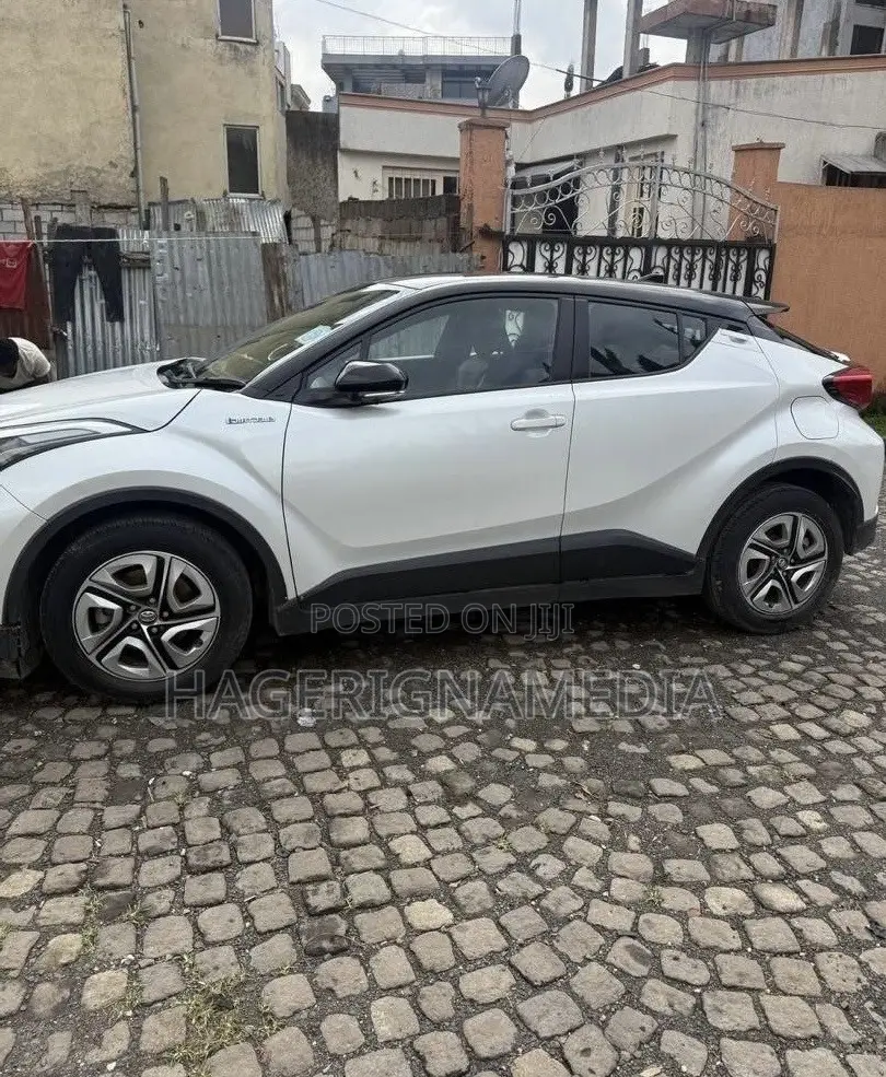 Toyota C-HR 2022 White
