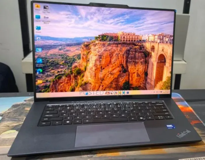 New Laptop Lenovo ThinkPad X1 Carbon 32GB Intel Core Ultra 7 SSD 1T