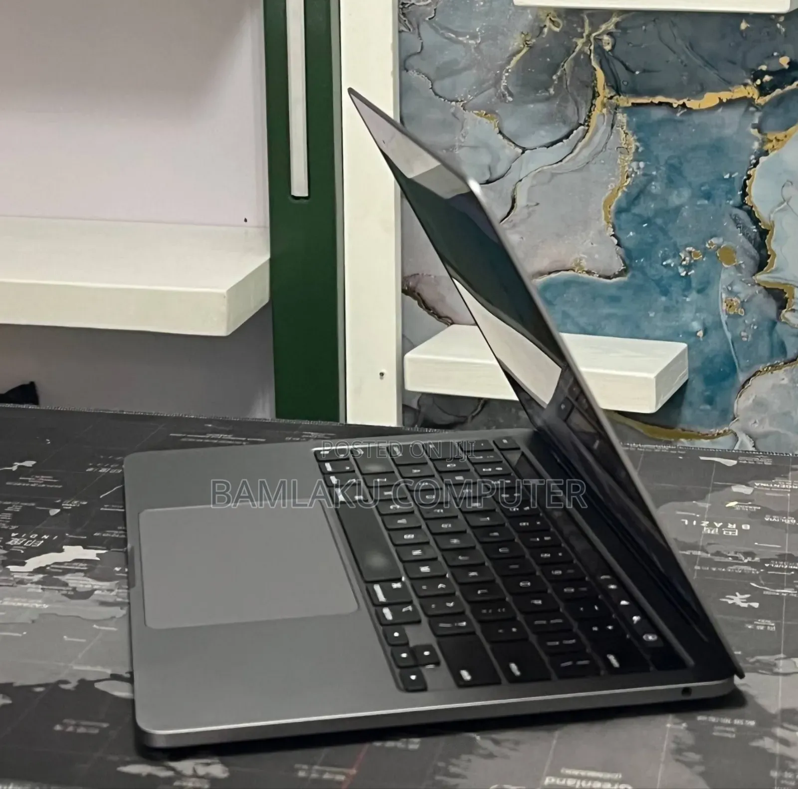 New Laptop Apple MacBook Pro 2020 8GB Apple M1 Pro SSD 512GB