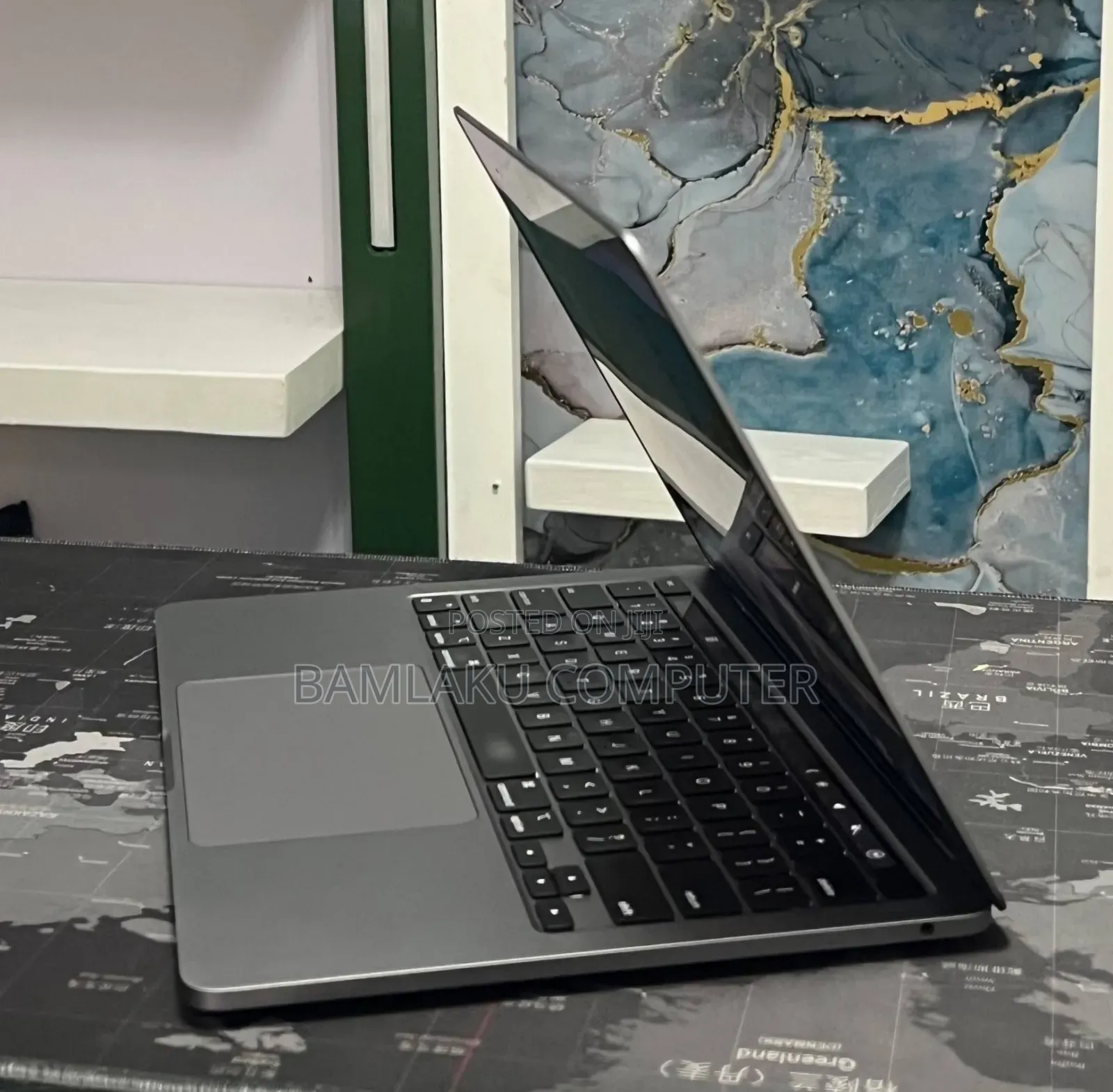 New Laptop Apple MacBook Pro 2020 8GB Apple M1 Pro SSD 512GB