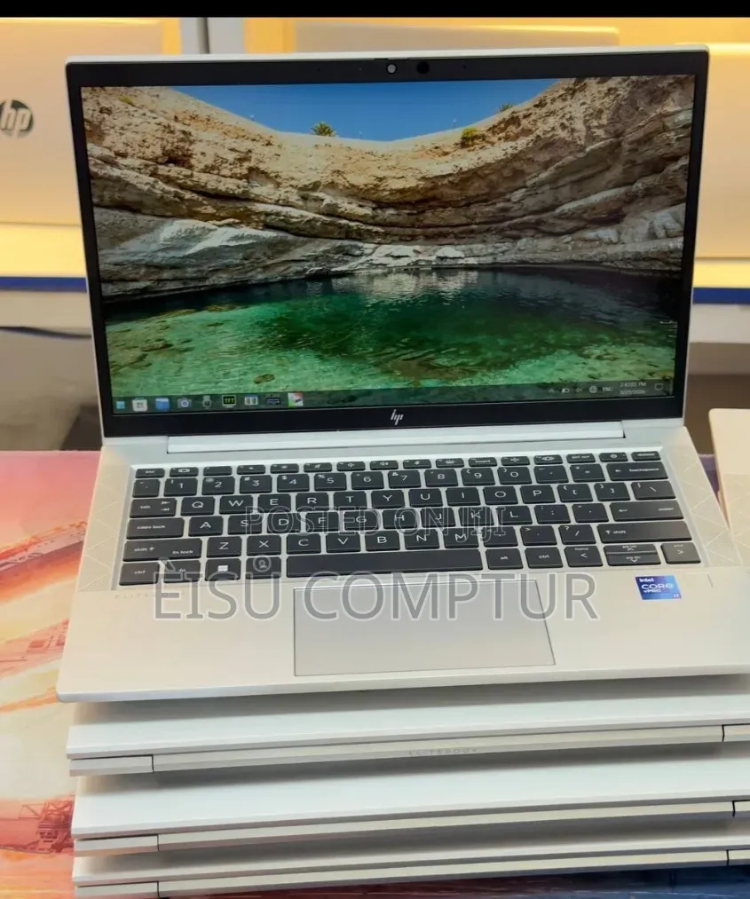 New Laptop HP EliteBook 830 G8 8GB Intel Core i7 SSD 512GB
