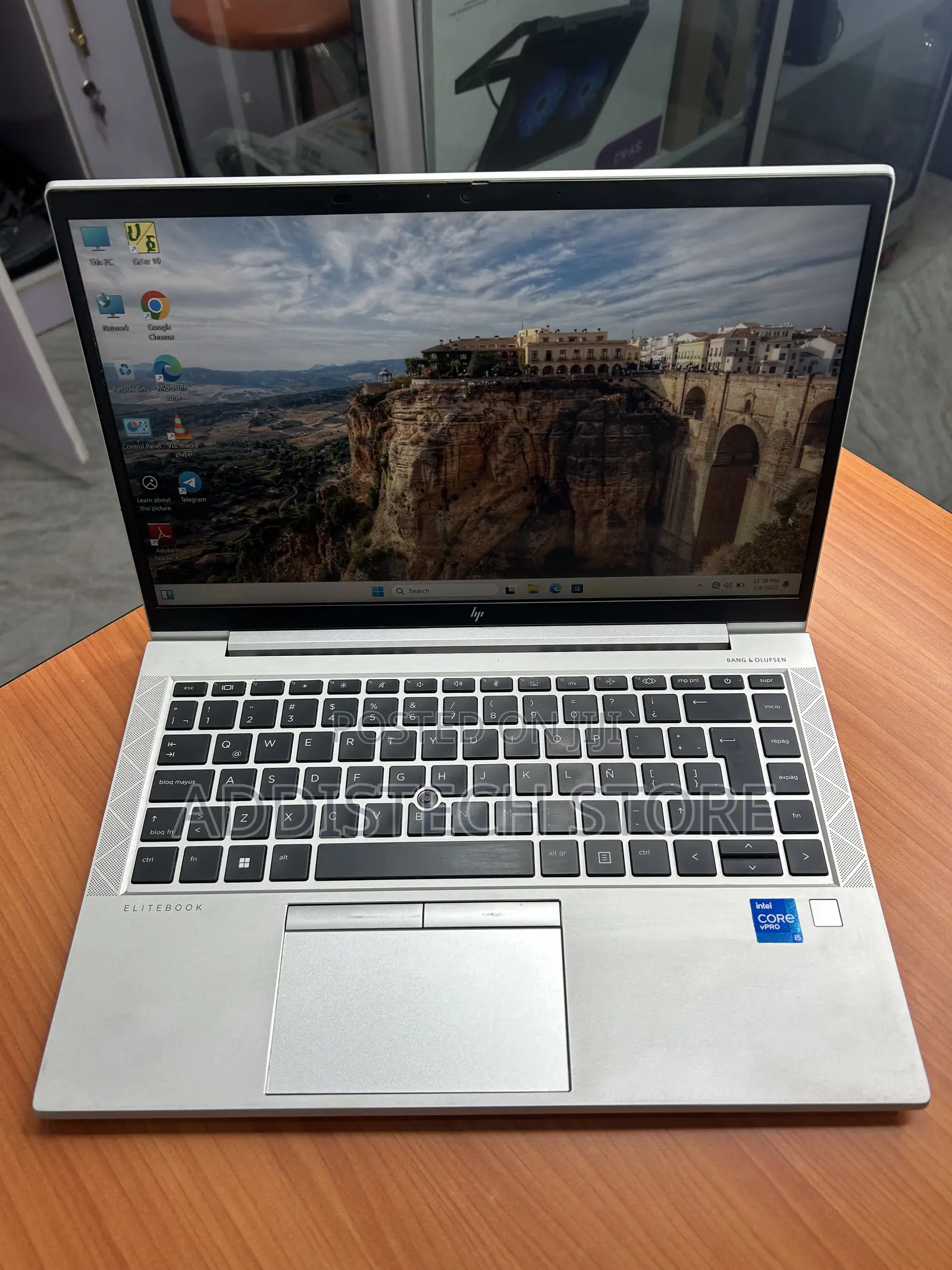 New Laptop HP EliteBook 840 8GB Intel Core i5 SSD 512GB