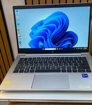New Laptop HP EliteBook 830 G8 16GB Intel Core i5 SSD 512GB