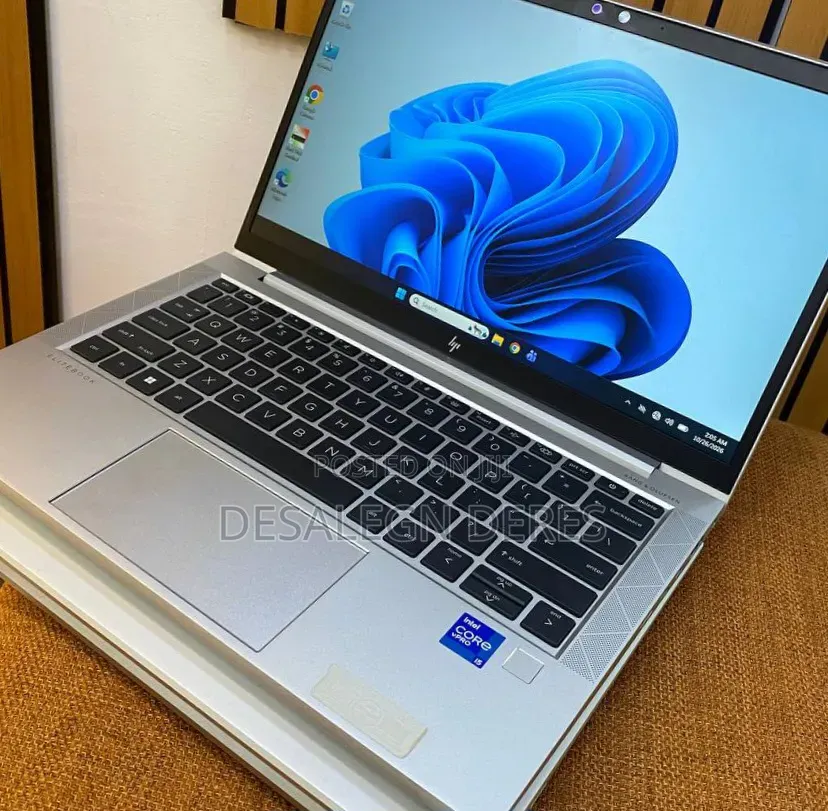 New Laptop HP EliteBook 830 G8 16GB Intel Core i5 SSD 512GB