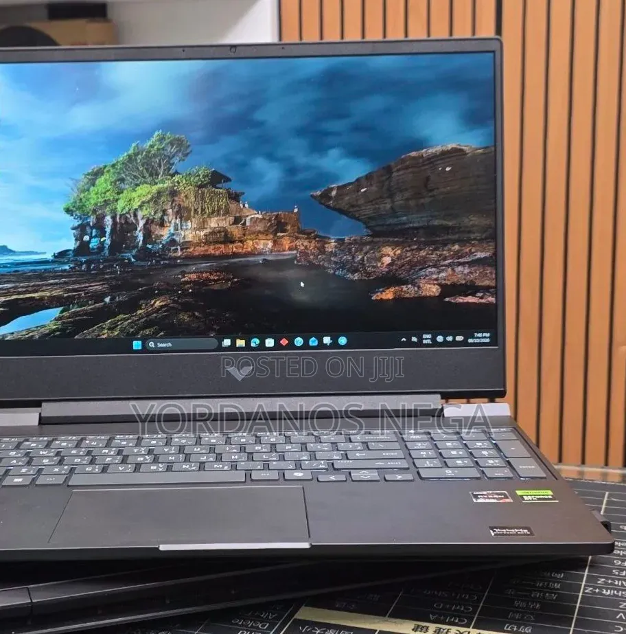 New Laptop HP Victus 15 16GB AMD Ryzen 7 SSD 512GB