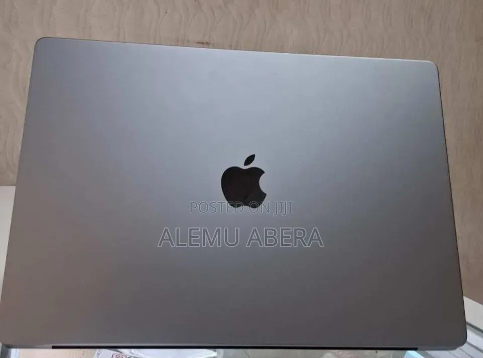 New Laptop Apple MacBook Pro 2021 M1 16GB Apple M1 Pro SSD 1T
