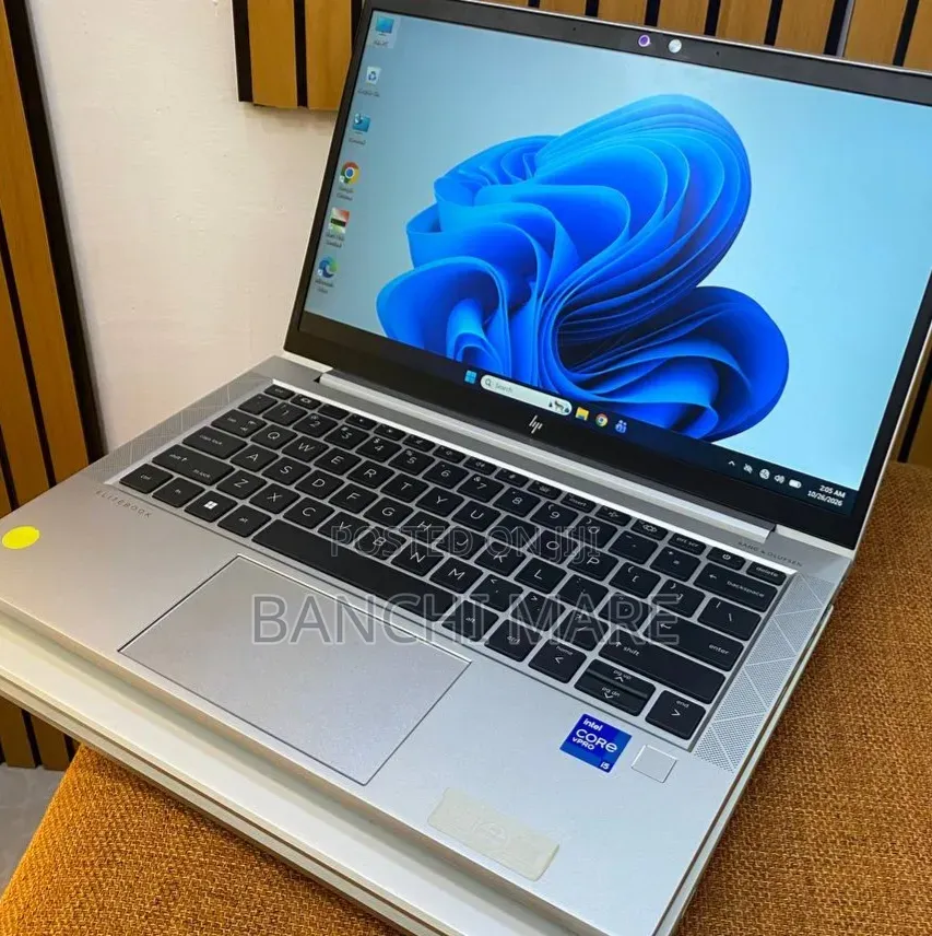 New Laptop HP EliteBook 830 G8 16GB Intel Core i5 SSD 512GB