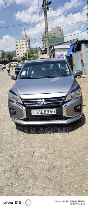 Mitsubishi Attrage 2021 Silver