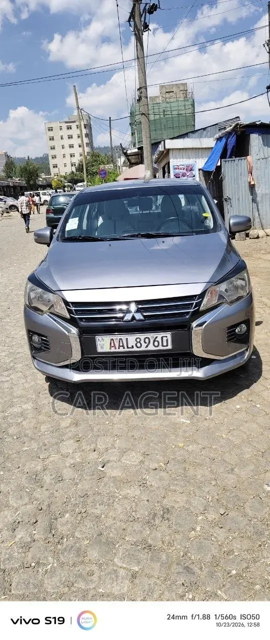 Mitsubishi Attrage 2021 Silver
