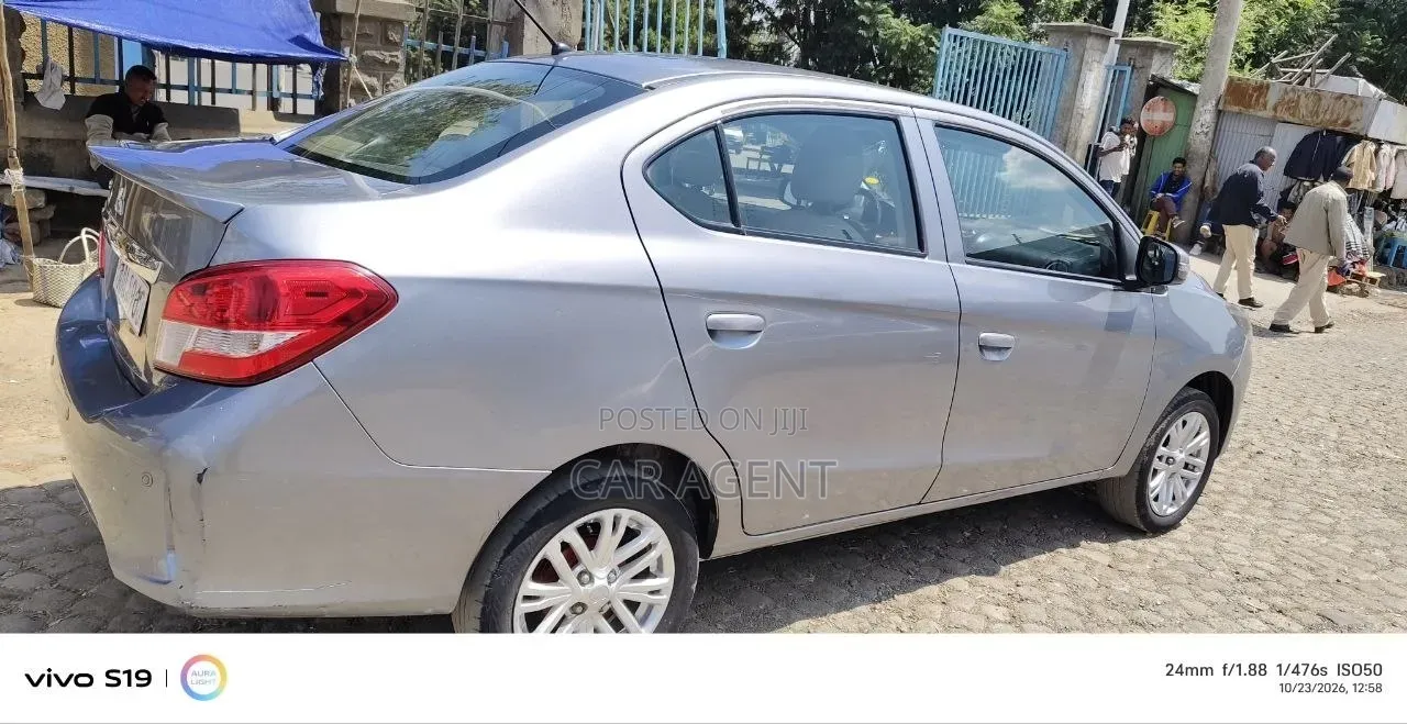Mitsubishi Attrage 2021 Silver