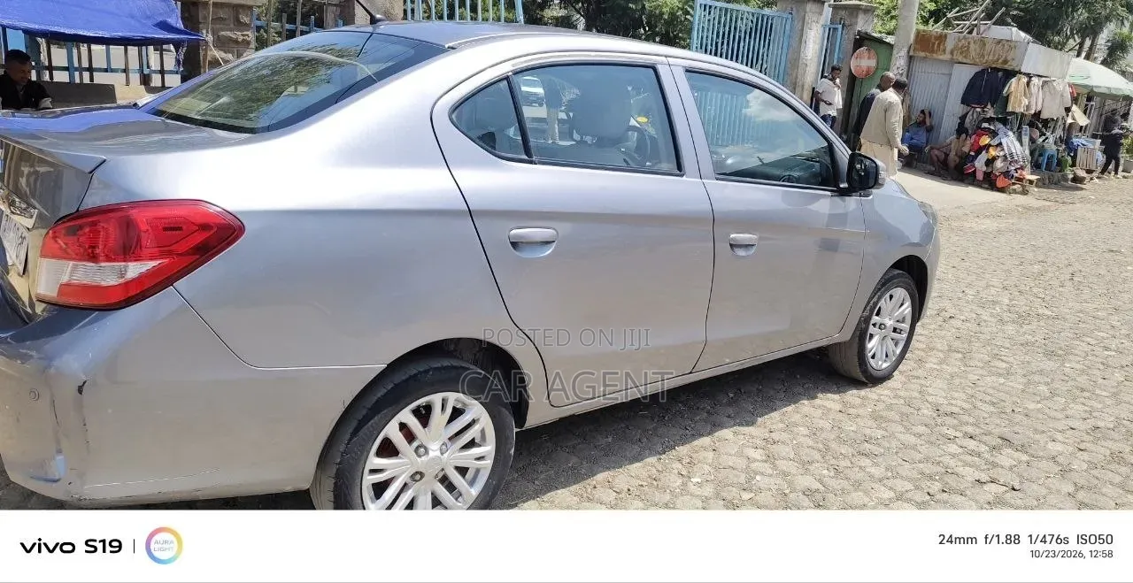Mitsubishi Attrage 2021 Silver