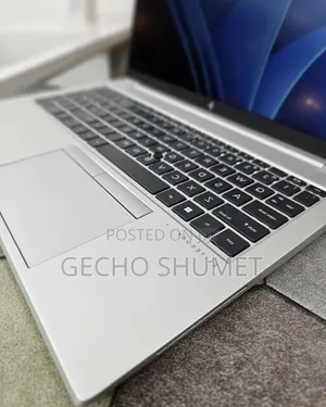 New Laptop HP ZBook Firefly G8 16GB Intel Core i7 SSD 512GB