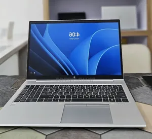 New Laptop HP ZBook Firefly G8 16GB Intel Core i7 SSD 512GB