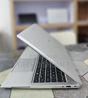 New Laptop HP ZBook Firefly G8 16GB Intel Core i7 SSD 512GB