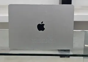 New Laptop Apple MacBook Pro 2022 M2 8GB SSD 256GB
