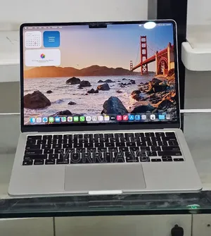 New Laptop Apple MacBook Pro 2022 M2 8GB SSD 256GB