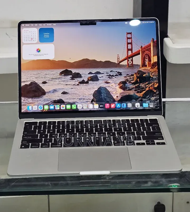 New Laptop Apple MacBook Pro 2022 M2 8GB SSD 256GB