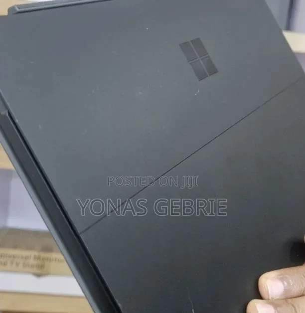 New Laptop Microsoft Surface 16GB Intel Core i7 SSD 512GB