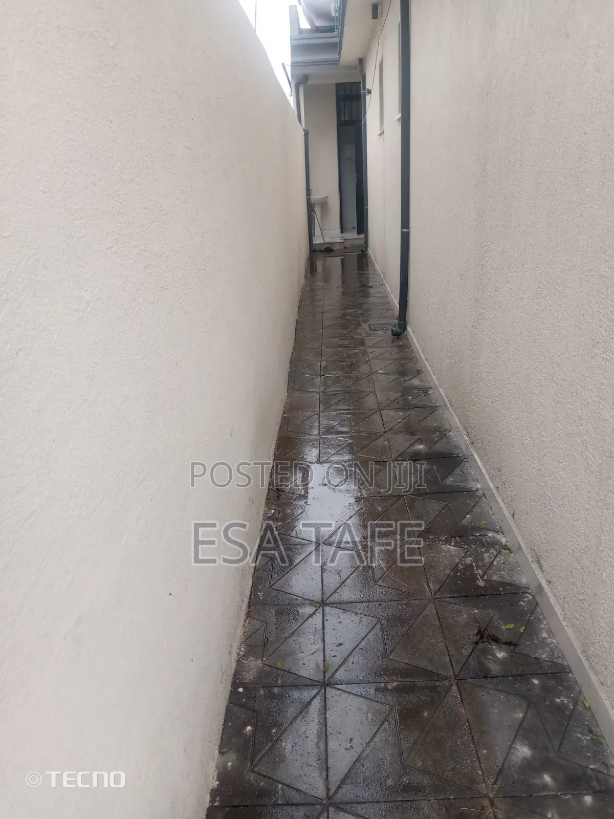 5bdrm Villa in አቃቂ ቃሊቲ, Akaky Kaliti for sale