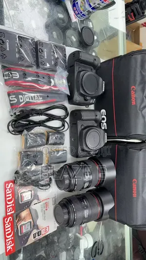 Brand New Canon 5D Mark IV
Genuine