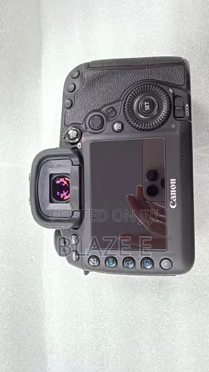 Brand New Canon 5D Mark IV
Genuine