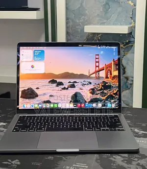 New Laptop Apple MacBook Pro 2020 M1 8GB Apple M1 Pro SSD 512GB