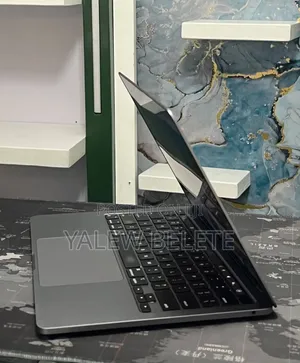 New Laptop Apple MacBook Pro 2020 M1 8GB Apple M1 Pro SSD 512GB