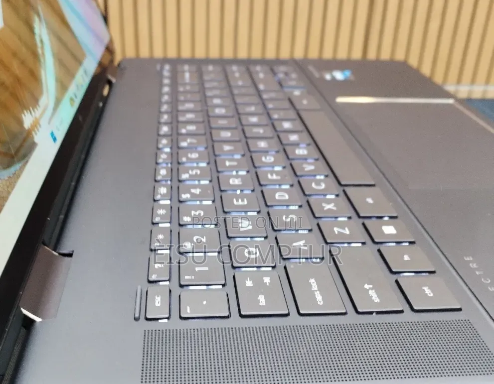 New Laptop HP Spectre 16GB Intel Core i7 SSD 512GB