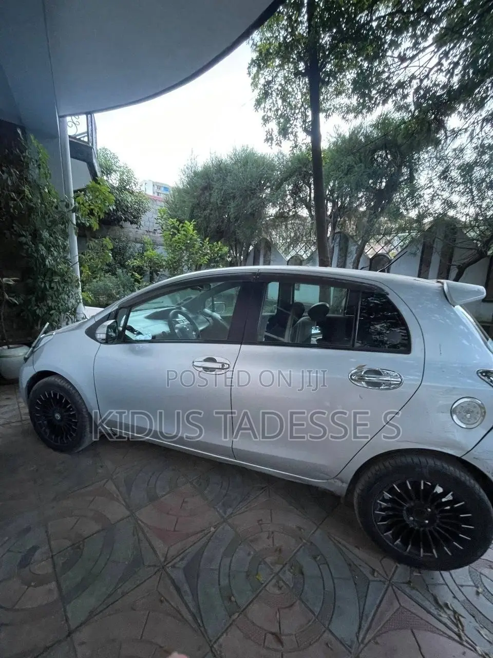 Toyota Yaris 2010 Silver