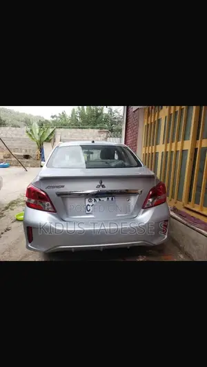 Mitsubishi Attrage 2022 Silver