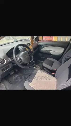 Mitsubishi Attrage 2022 Silver