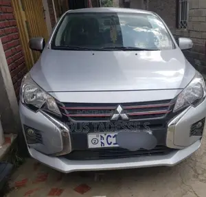 Mitsubishi Attrage 2022 Silver