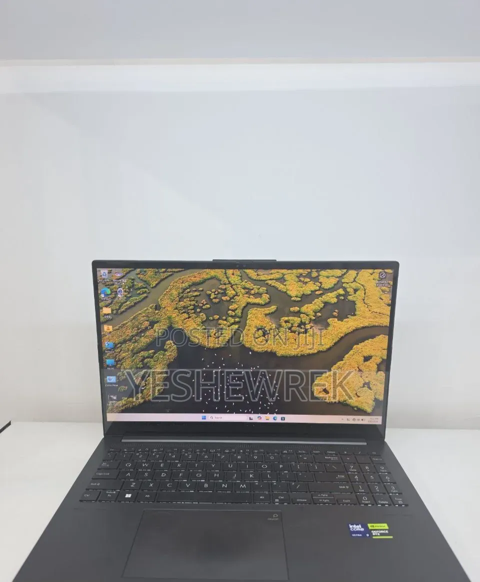 New Laptop Asus VivoBook 15 X505BA 16GB Intel Core Ultra 9 SSD 512GB