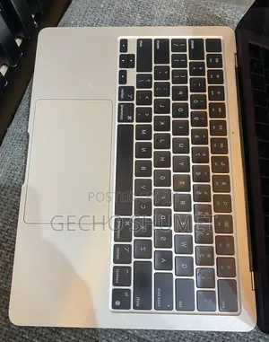 New Laptop Apple MacBook Air 2022 M2 16GB Apple M2 SSD 1T